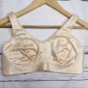 Breezies ivory cream bra underwire 38D